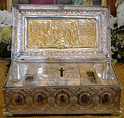 Частица Животворящего Креста Господня и честная рука св. Марии Магдалины доставлены в Оренбург